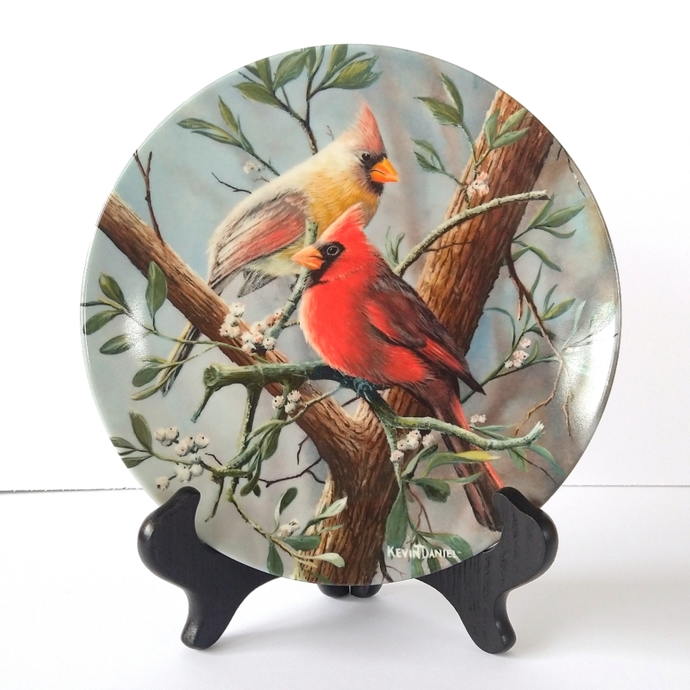 "The Cardinal" collectible plate